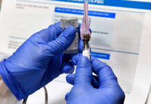 Transport for elderly citizens to go to vaccination sites